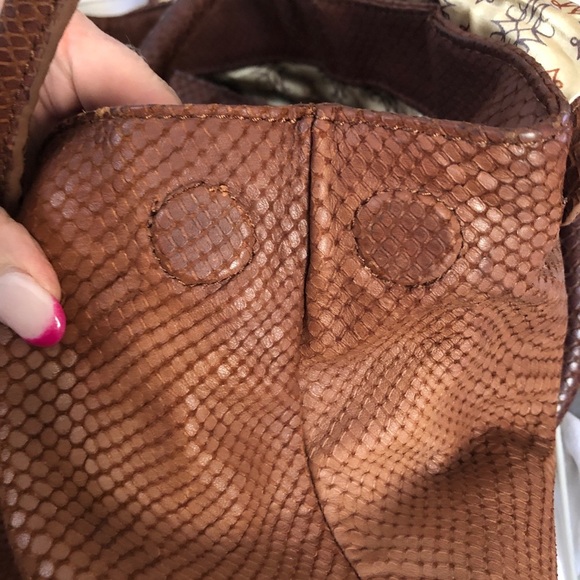 Johnston & Murphy leather snakeskin brown purse with brass accents - Picture 8 of 9